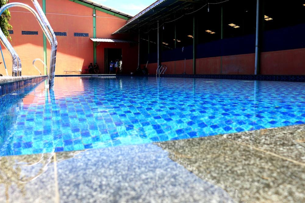 Sinar Sport Hotel Бенгкулу Екстериор снимка